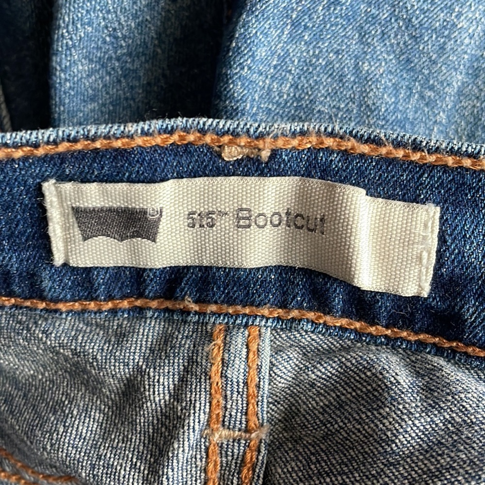 Bootcut Levi’s - Picture 3 of 5